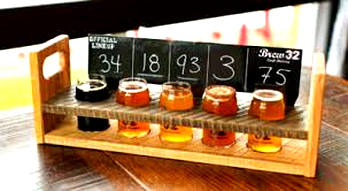 Beer flight at Brew 32